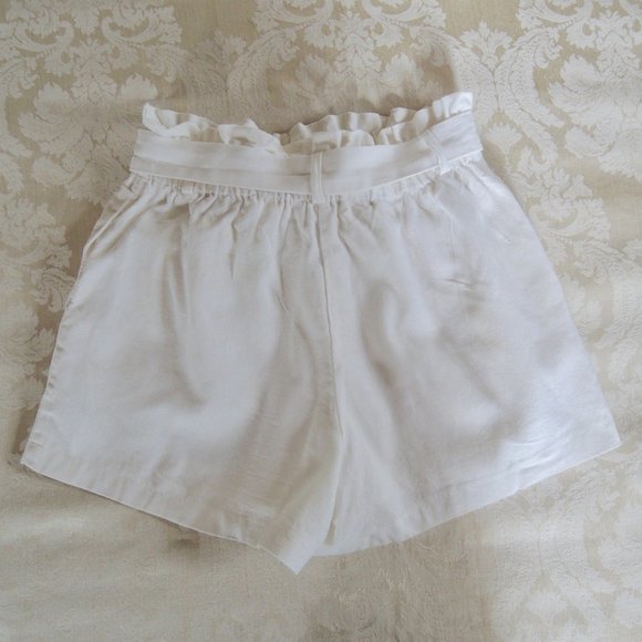Have LA White Linen Blend Paperbag Waist Shorts M - Picture 2 of 6